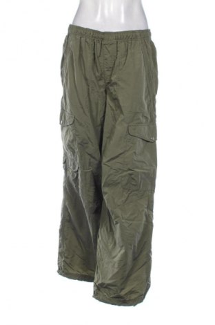 Дамски панталон Bershka, Размер S, Цвят Зелен, Цена 10,73 €