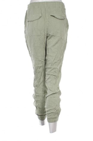 Pantaloni de femei C&A, Mărime M, Culoare Verde, Preț 145,99 Lei