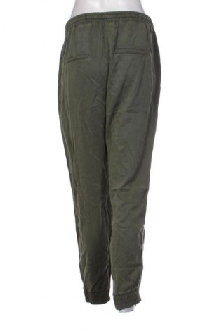 Γυναικείο παντελόνι Cartoon, Μέγεθος L, Χρώμα Πράσινο, Τιμή 17,99 €