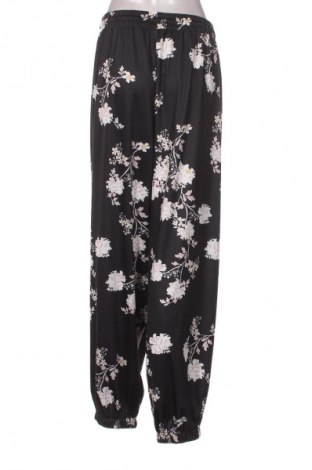 Γυναικείο παντελόνι SHEIN, Μέγεθος 3XL, Χρώμα Πολύχρωμο, Τιμή 13,99 €