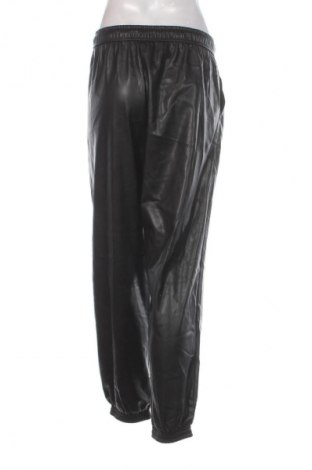 Γυναικείο παντελόνι Stradivarius, Μέγεθος XL, Χρώμα Μαύρο, Τιμή 10,99 €