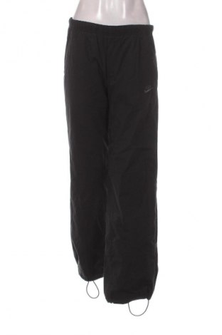 Дамско спортно долнище Nike, Размер M, Цвят Черен, Цена 22,49 €
