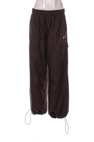 Γυναικείο αθλητικό παντελόνι Nike, Μέγεθος L, Χρώμα Μαύρο, Τιμή 22,99 €