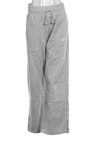 Dámské tepláky Nike, Velikost S, Barva Šedá, Cena  1 429,00 Kč