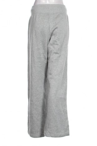 Dámské tepláky Nike, Velikost S, Barva Šedá, Cena  1 429,00 Kč