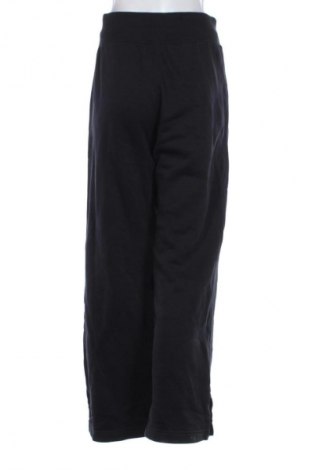 Дамско спортно долнище Nike, Размер S, Цвят Черен, Цена 48,06 €