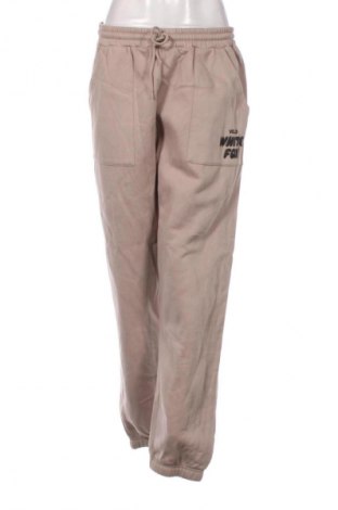 Damen Sporthose White Fox, Größe L, Farbe Aschrosa, Preis € 13,99