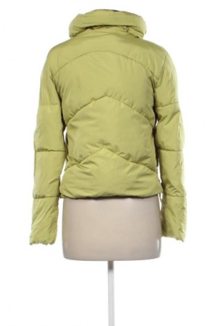 Дамско яке Bershka, Размер XS, Цвят Зелен, Цена 30,00 €