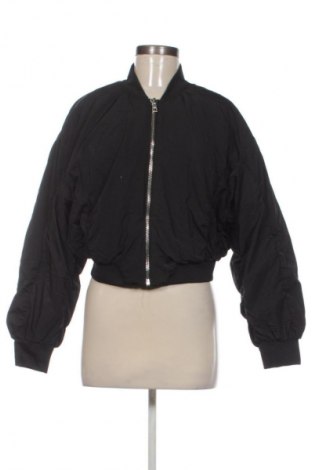 Dámska bunda  Bershka, Veľkosť M, Farba Čierna, Cena  29,95 €