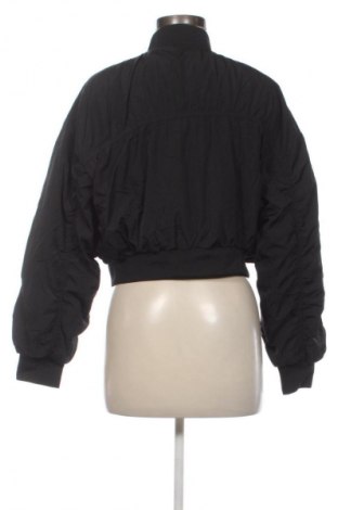 Dámska bunda  Bershka, Veľkosť M, Farba Čierna, Cena  29,95 €