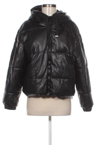 Geacă de femei Stradivarius, Mărime M, Culoare Negru, Preț 183,99 Lei