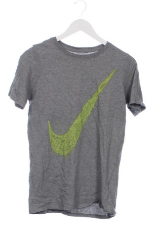 Детска тениска Nike, Размер 14-15y/ 168-170 см, Цвят Сив, Цена 10,00 €
