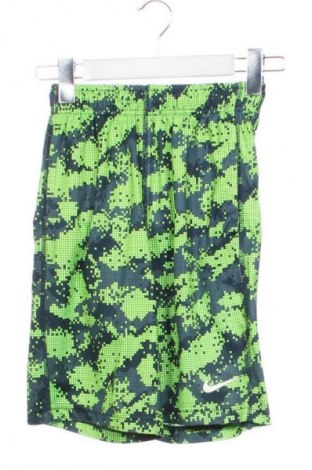 Παιδικό κοντό παντελόνι Nike, Μέγεθος 7-8y/ 128-134 εκ., Χρώμα Πολύχρωμο, Τιμή 14,00 €