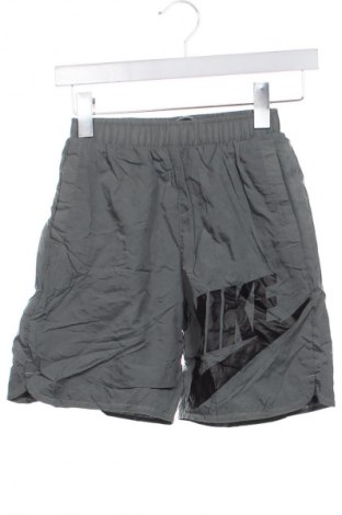 Kinder Shorts Nike, Größe 11-12y/ 152-158 cm, Farbe Mehrfarbig, Preis 13,99 €