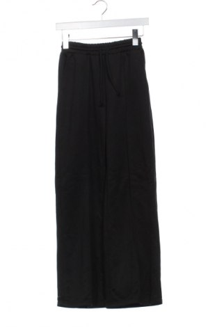 Detské tepláky SHEIN, Veľkosť 12-13y/ 158-164 cm, Farba Čierna, Cena  15,95 €