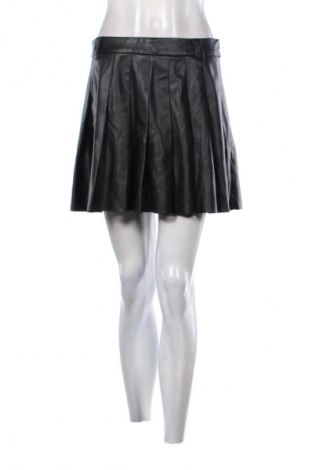 Kožená sukně  Stradivarius, Velikost M, Barva Černá, Cena  523,00 Kč