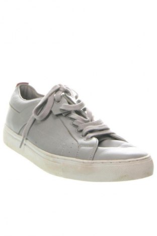 Férfi cipők
 Hugo Boss, Méret 42, Szín Szürke, Ár 81 279 Ft