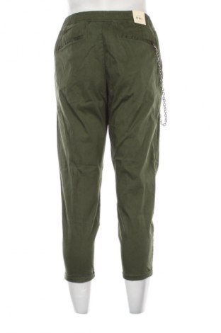 Herrenhose Rebel, Größe M, Farbe Grün, Preis € 41,99