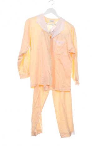 Пижама Unbranded, Размер M, Цвят Бежов, Цена 32,00 €