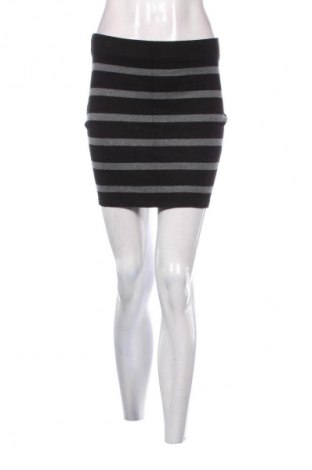 Пола Amisu, Размер M, Цвят Многоцветен, Цена 10,00 €