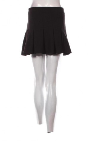 Пола Bershka, Размер S, Цвят Черен, Цена 5,11 €