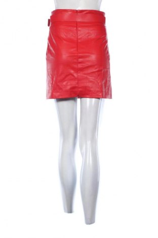 Пола Bershka, Размер S, Цвят Червен, Цена 9,78 €