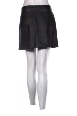 Szoknya Bershka, Méret M, Szín Fekete, Ár 2 299 Ft