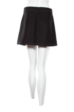 Пола Bershka, Размер M, Цвят Черен, Цена 10,00 €