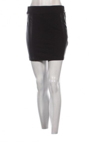 Пола Guess, Размер M, Цвят Черен, Цена 66,76 €
