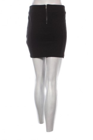 Пола Guess, Размер M, Цвят Черен, Цена 66,76 €