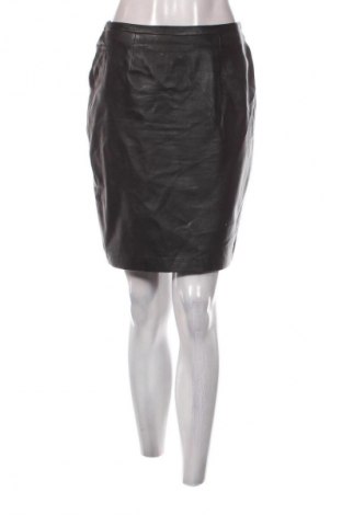 Sukně Hallum, Velikost M, Barva Černá, Cena  139,00 Kč