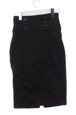 Szoknya Mango, Méret XS, Szín Fekete, Ár 3 099 Ft