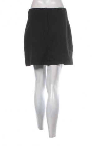 Пола Monki, Размер M, Цвят Черен, Цена 9,71 €