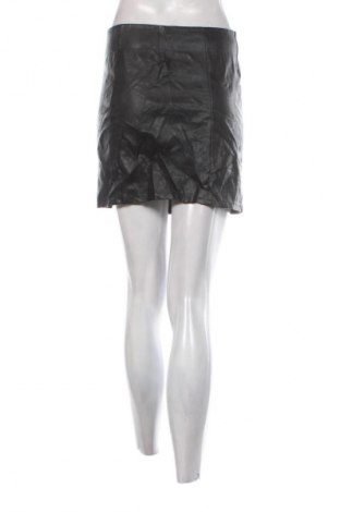 Пола NEW COLLECTION, Размер M, Цвят Черен, Цена 5,11 €