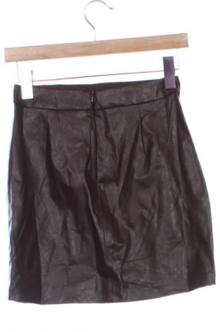 Пола Stradivarius, Размер XS, Цвят Кафяв, Цена 16,36 €