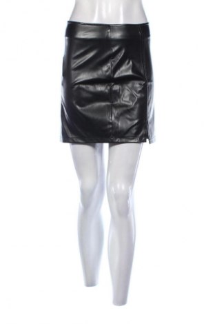 Пола Trendyol, Размер S, Цвят Черен, Цена 21,00 €