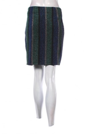 Пола Vero Moda, Размер M, Цвят Многоцветен, Цена 23,60 €