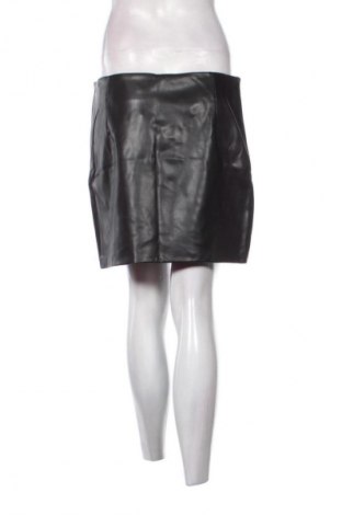 Пола Zara, Размер L, Цвят Черен, Цена 10,00 €