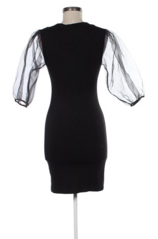 Šaty  Bershka, Velikost L, Barva Černá, Cena  567,00 Kč