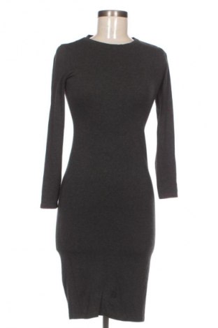 Рокля Bershka, Размер S, Цвят Сив, Цена 20,45 €