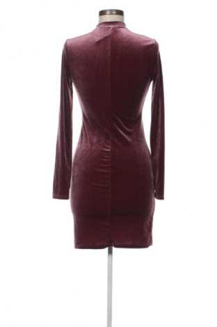 Rochie Bershka, Mărime M, Culoare Roz, Preț 43,99 Lei