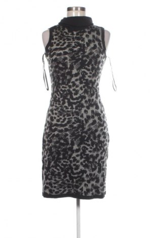 Рокля Calvin Klein, Размер M, Цвят Многоцветен, Цена 63,91 €