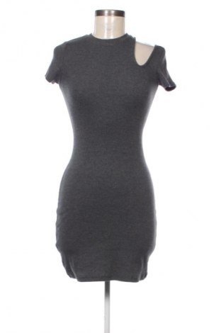 Рокля Clockhouse, Размер S, Цвят Сив, Цена 20,45 €