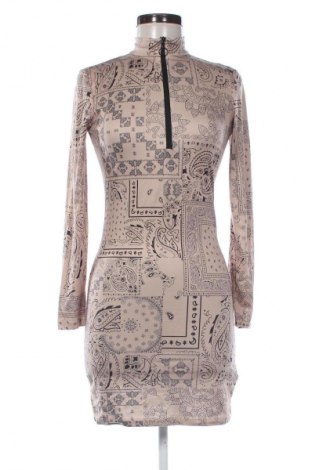 Рокля Cropp, Размер M, Цвят Многоцветен, Цена 24,54 €