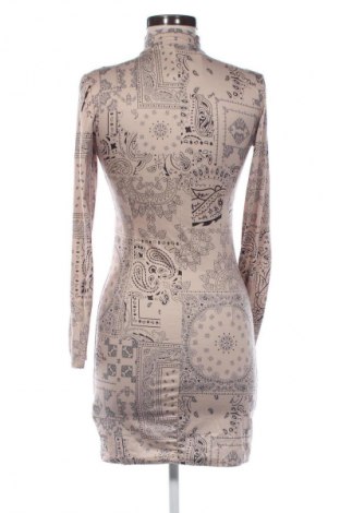 Рокля Cropp, Размер M, Цвят Многоцветен, Цена 24,54 €