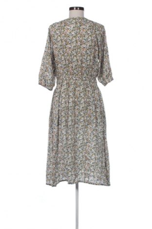 Рокля Cyrillus, Размер M, Цвят Многоцветен, Цена 42,00 €
