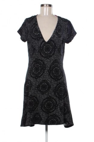 Рокля Desigual, Размер XL, Цвят Многоцветен, Цена 41,93 €
