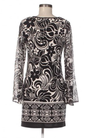 Рокля F&F, Размер M, Цвят Многоцветен, Цена 19,95 €