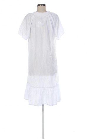 Φόρεμα Free Quent, Μέγεθος M, Χρώμα Λευκό, Τιμή 55,00 €