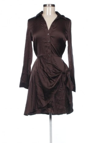 Рокля Guess, Размер XS, Цвят Кафяв, Цена 112,48 €